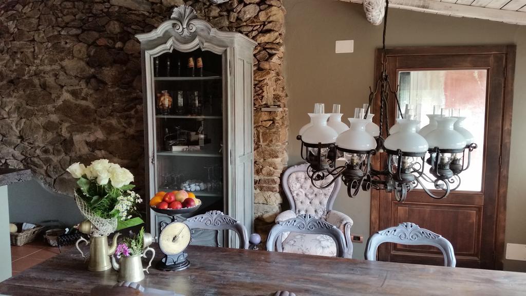 Agriturismo Gocce Di Luna チェッレ・リーグレ エクステリア 写真