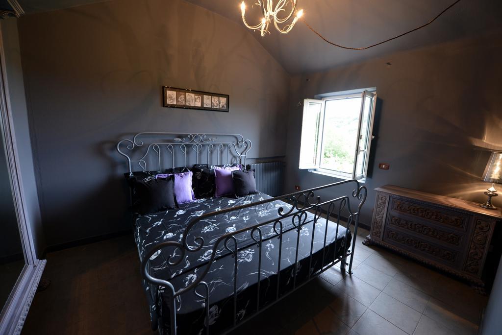 Agriturismo Gocce Di Luna チェッレ・リーグレ 部屋 写真