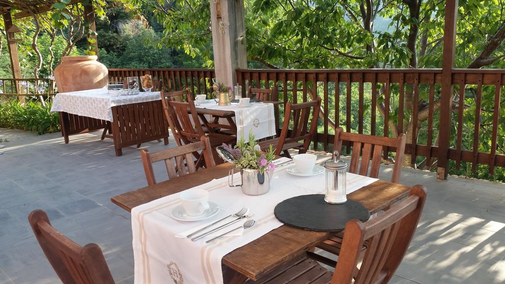 Agriturismo Gocce Di Luna チェッレ・リーグレ エクステリア 写真