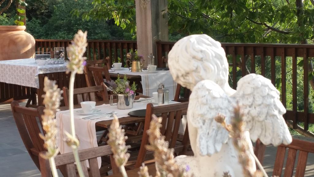 Agriturismo Gocce Di Luna チェッレ・リーグレ エクステリア 写真