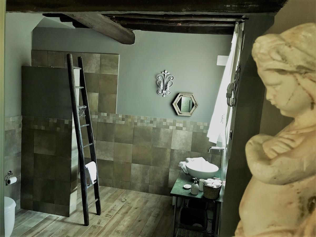 Agriturismo Gocce Di Luna チェッレ・リーグレ エクステリア 写真